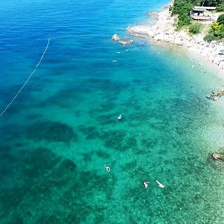 Апартаменты Dck Кострена