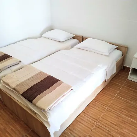 Dck * Кострена